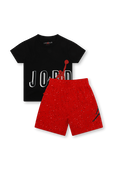 גילאי 4-7 סט קצר חולצה ומכנסיים בשחור ואדום JORDAN