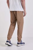 תמונת דוגמן אחורית של License to Train Textured Jogger Regular