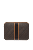 תמונה קידמית של Jet Set Logo Stripe 15 Inch Laptop Case in Brown