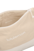תמונת פנים של Canvas Pouch Wordmark