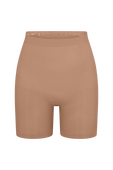 תמונה קידמית של MID THIGH SHORT