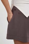 תמונת תקריב דוגמן של Lightweight Softstreme Mid-Rise Pintuck Short 4''