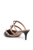 תמונה אחורית של Golden Studs Pump in Nude and Black