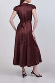 תמונת דוגמן אחורית של שמלת מידי