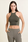 תמונת דוגמן קידמית של Seamless Training Strappy Racerback Tank Top
