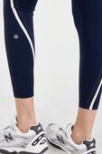 תמונת תקריב דוגמן של lululemon Glow Up&trade; Super-High-Rise Tight 25'' Pipe Detail