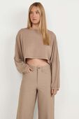 תמונת דוגמן קידמית של EasySet Relaxed-Fit Cropped Long-Sleeve Shirt Wordmark