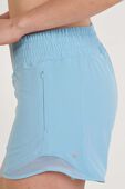 תמונת תקריב דוגמן של Hotty Hot High-Rise Lined Short 4''