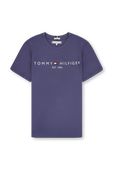 גילאי 8-14 חולצת טי סגולה עם דפוס לוגו בחזה TOMMY HILFIGER KIDS