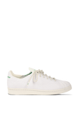 תמונה קידמית של Pharrell Williams Primeknit Superstar Shoes in White