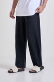 תמונת דוגמן קידמית של Soft Jersey Classic-Fit Jogger