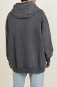 תמונת דוגמן אחורית של סווטשירט קפוצ'ון אוברסייז