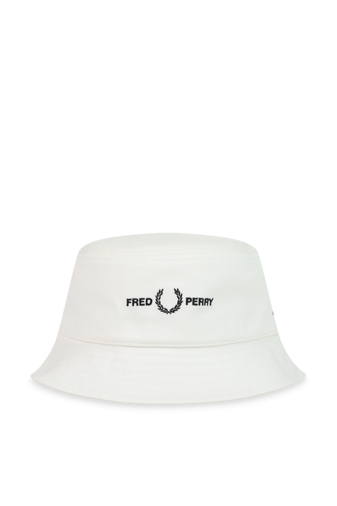 כובע באקט לבן עם לוגו FRED PERRY