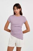 תמונת דוגמן קידמית של Modal-Silk Asymmetrical-Hem T-Shirt