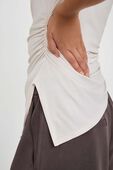 תמונת תקריב דוגמן של Modal-Silk Asymmetrical-Hem T-Shirt