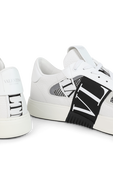 נעלי סניקרס לוגו בשחור ולבן VALENTINO GARAVANI