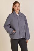 תמונת דוגמן קידמית של Insulated Oversized Collared Jacket