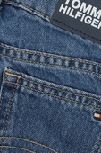 גילאי 4-6 מכנסי ג'ינס קצרים כחולים עם סמל רקום TOMMY HILFIGER KIDS