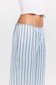 תמונת תקריב דוגמן של PANT WITH LACE