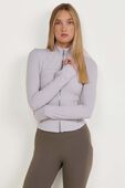תמונת דוגמן קידמית של Define Cropped Jacket Nulu&trade;