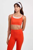 תמונת דוגמן קידמית של Layered Cami-Strap Bra *Light Support, C/D Cup