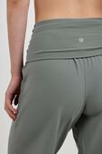 תמונת תקריב דוגמן של lululemon Align&trade; Foldover Relaxed Jogger *Regular