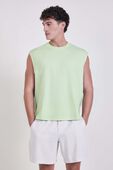 תמונת דוגמן קידמית של EasySet Training Sleeveless Shirt