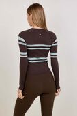 תמונת דוגמן אחורית של Swiftly Tech Long-Sleeve Shirt 2.0 Waist Length *Stripe