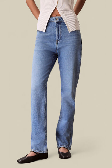 מכנסי ג'ינס ישרים