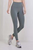 תמונת דוגמן קידמית של lululemon Align No Line&trade; High-Rise Pant 25''