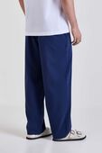 תמונת דוגמן אחורית של Balancer Woven Relaxed-Fit Pant Regular