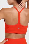 תמונת תקריב דוגמן של Flow Y Ruched Bra B/C