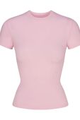 תמונה קידמית של T-SHIRT