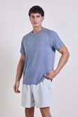 תמונת דוגמן קידמית של Metal Vent Tech Short Sleeve
