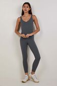 תמונת דוגמן קידמית של lululemon Align&trade; Bodysuit 25''