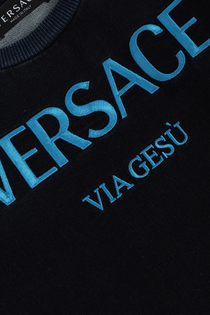 גילאי 8-14 סווטשירט כחול עם לוגו VERSACE KIDS
