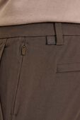 תמונת תקריב דוגמן של ABC Slim-Fit Trouser 32L VersaTwill