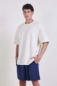 תמונת דוגמן קידמית של Pique Performer Relaxed T-Shirt