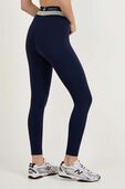 תמונת דוגמן אחורית של Everlux Contour-Seam High-Rise Training Tight 25''