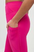 תמונת תקריב דוגמן של Fast and Free High-Rise Tight 25'' 5 Pocket