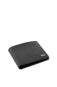 תמונת תקריב של Signature Grainy Leather 6 cc Wallet In Black 