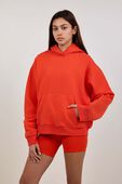 תמונת דוגמן קידמית של W Steady State Oversized Hoodie