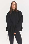 תמונת תקריב דוגמן של BONDED KNIT OVERSIZED MOCK NECK ZIP UP