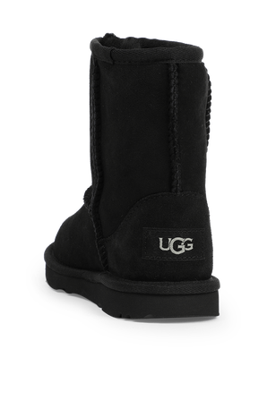 מידות 31-38 מגפיים קלאסיות קצרות בגוון שחור UGG