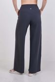תמונת דוגמן אחורית של lululemon Align&trade; Palazzo Pant Regular