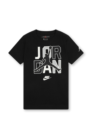גילאי 8-16 חולצת טי ג'ורדן עם הדפס בגוון שחור JORDAN