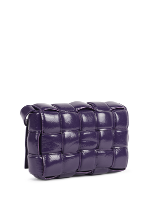 תיק קסטה מרופד בצבע סגול מבריק BOTTEGA VENETA
