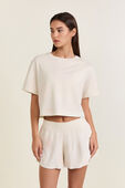 תמונת דוגמן קידמית של All Yours Organiv Cotton Cropped T-Shirt