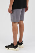 מכנסי טרנינג קצרים עם לוגו רקום STAPLE