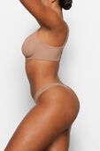 תמונת דוגמן קידמית של UNLINED DEMI BRA